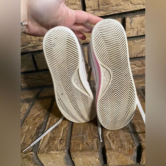 Mid top all white Nike - Picture 7 of 9